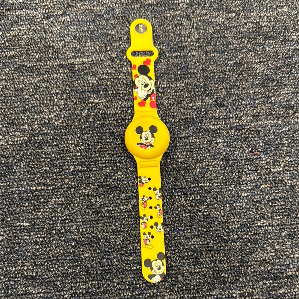 Air tag holder for kids air tag. They can wear it and it looks like a watch!